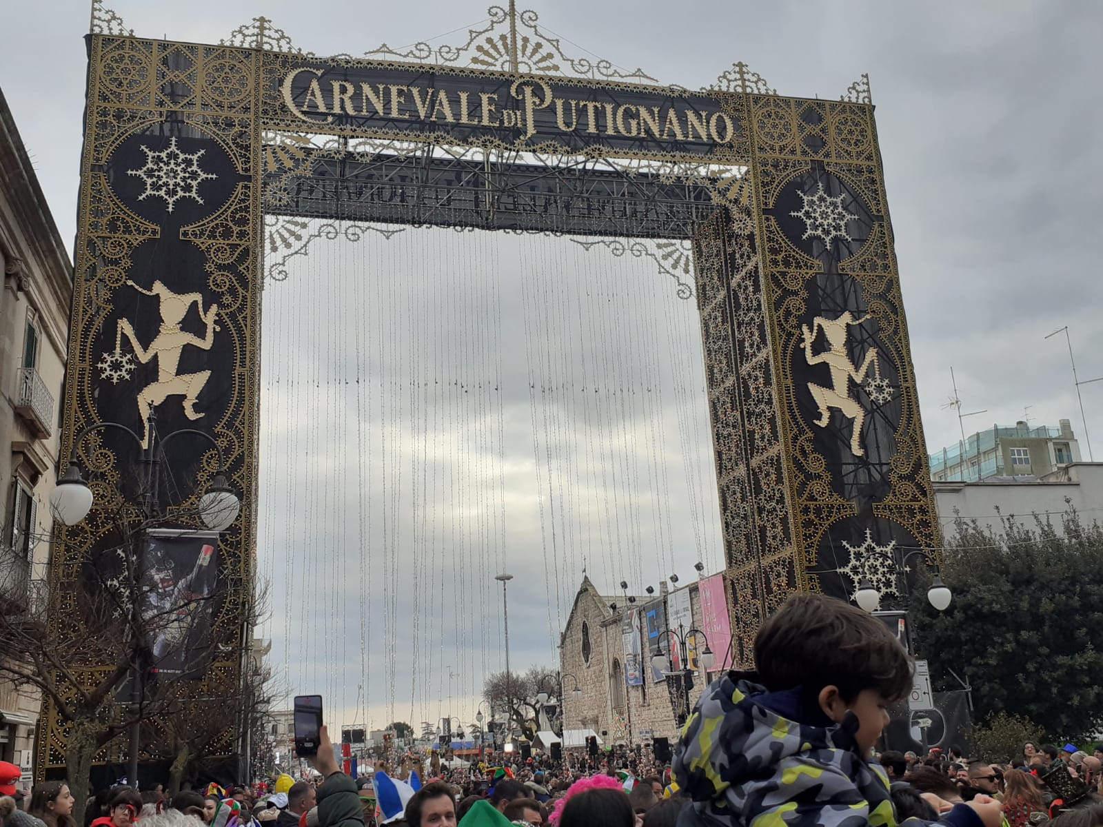 Carnevale Di Putignano Il Corso Mascherato Sfilata Dei Carri