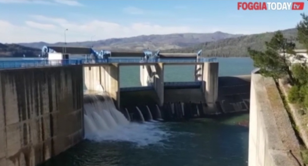 Occhito Quaranta Milioni Di Metri Cubi D Acqua Dalla Diga Buttati In