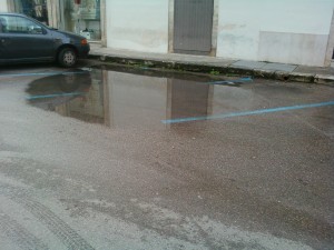 parcheggio pozzanghera