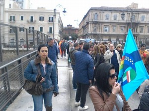 taranto manifestazione lavoratori