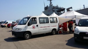 migranti sbarcati porto di taranto 1