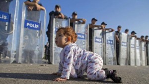 foto bimba migrante