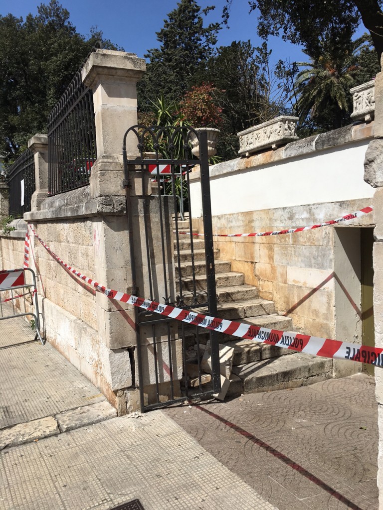 ingresso pericolante villa