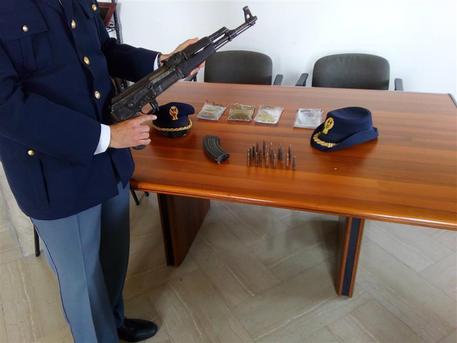 bari sequestro kalashnikov