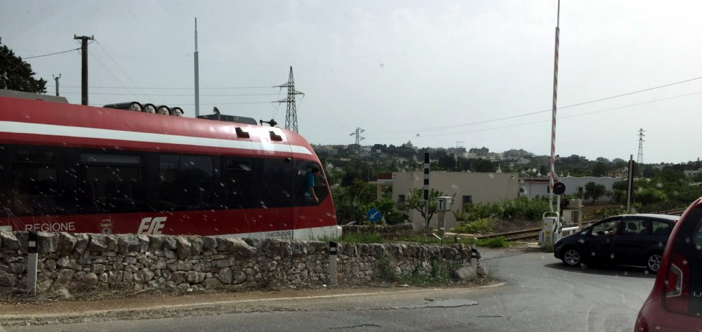 treno passaggio a livello