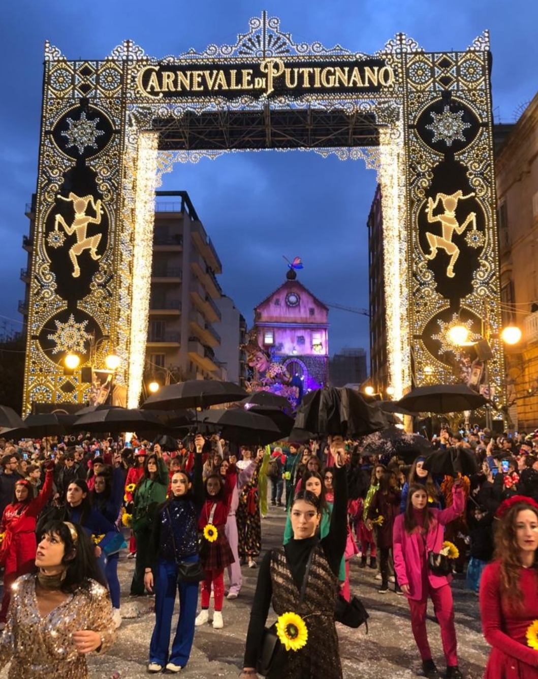 Oggi a Venezia sfilano i carnevali della tradizione, ci sono quelli di  Puglia - Noi Notizie.