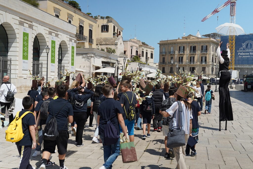 Corteo Maggio allinfanzia