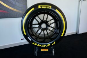 pneumatico pirelli emiliano pirelli center di bari 4