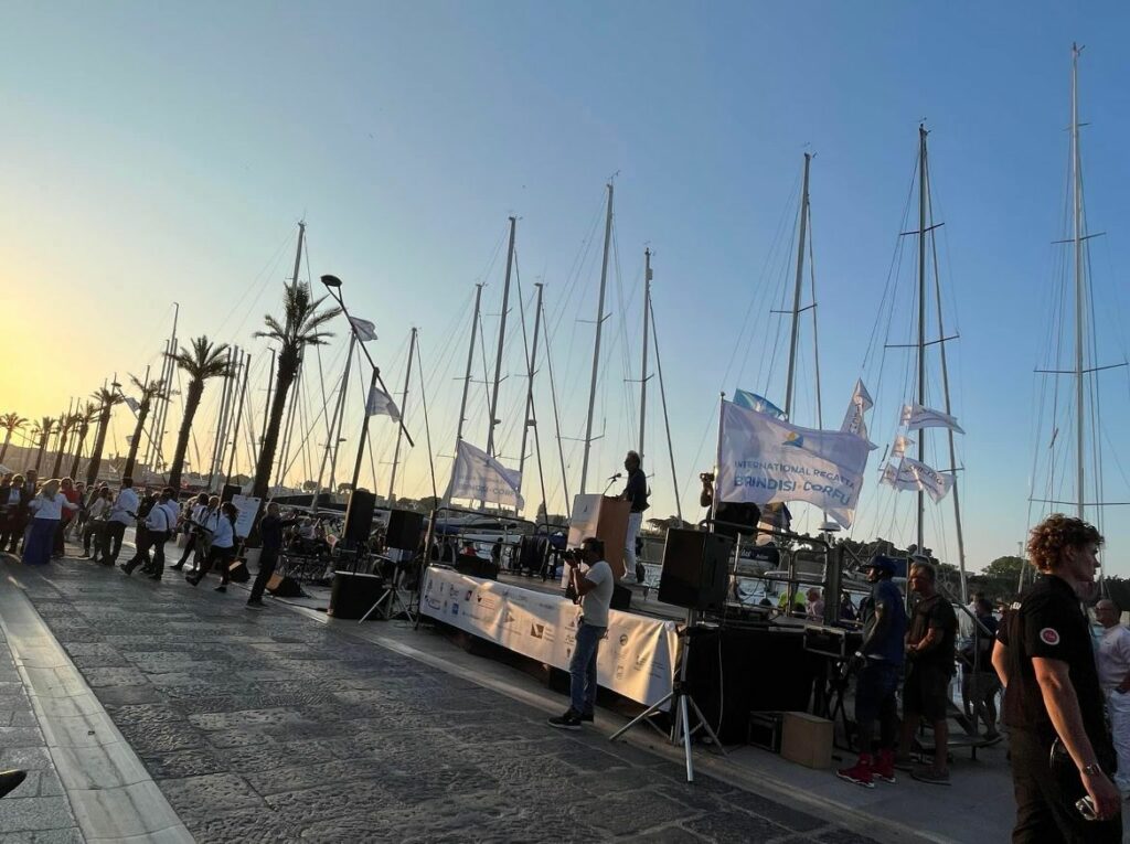 3 BRINDISI REGATA PORTO