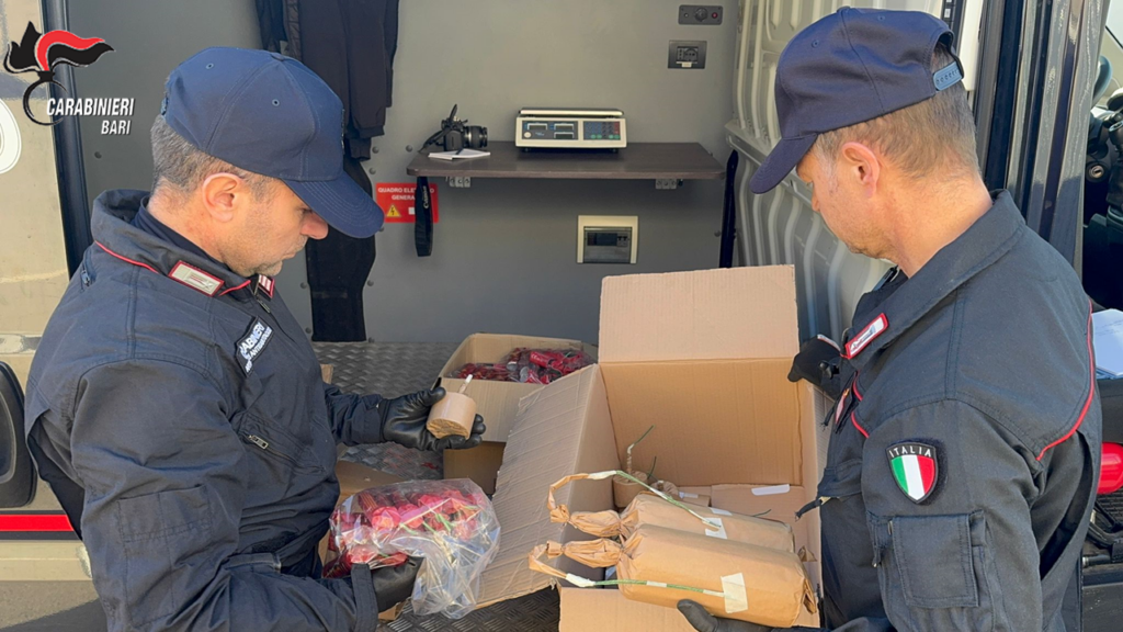 ALTAMURA maxi sequestro di fuochi d’artificio. Due arresti