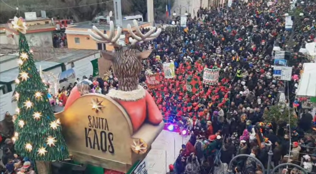 Putignano: oggi Carnevale al buio, domani la seconda sfilata dei carri Edizione 631